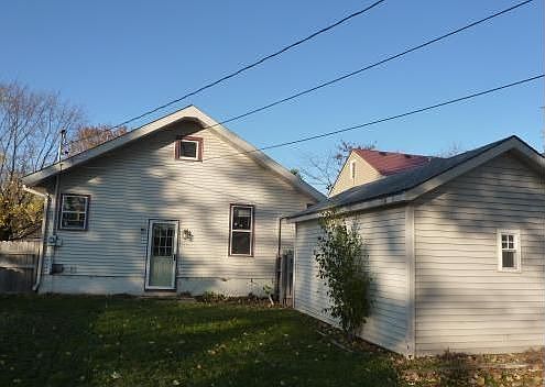 2nd image of 1110 Blaine Ave