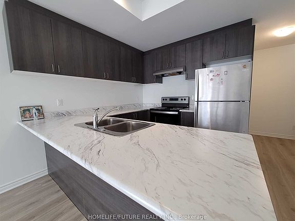 3rd image of 11 Falaise Rd #B