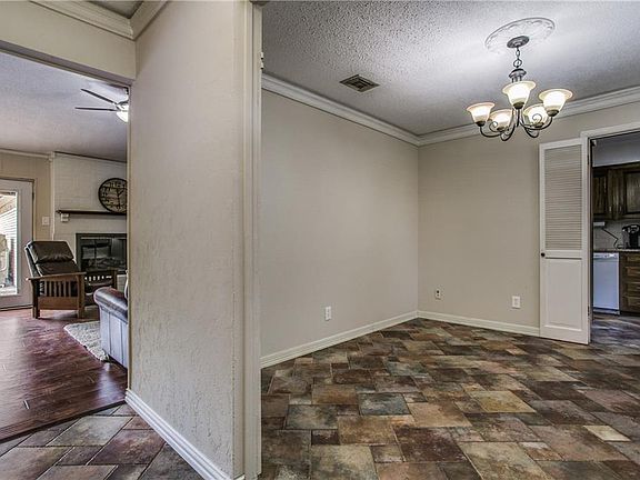 4th image of 2016 Westlake Dr