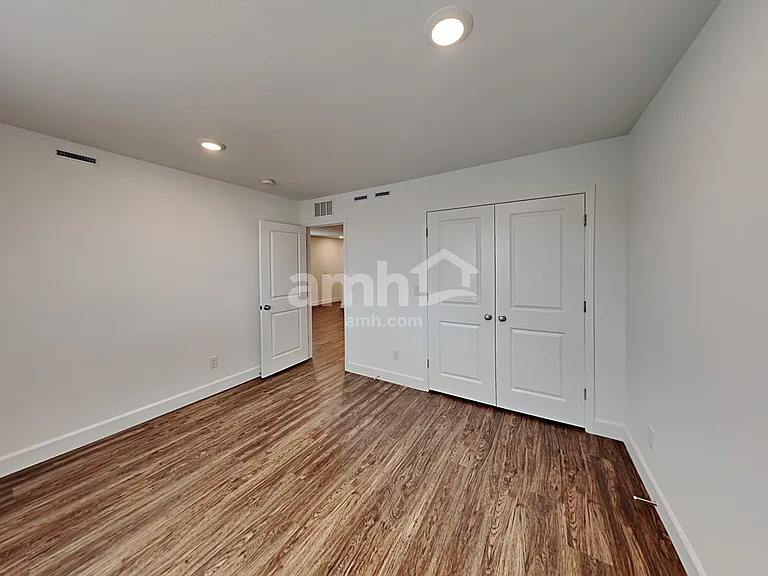 9124 Crocker Point Ct — Photo 16