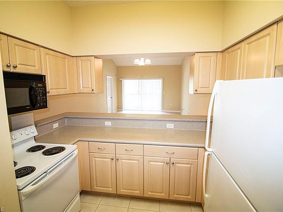 3rd image of 950 Hancock Creek South Blvd APT 125