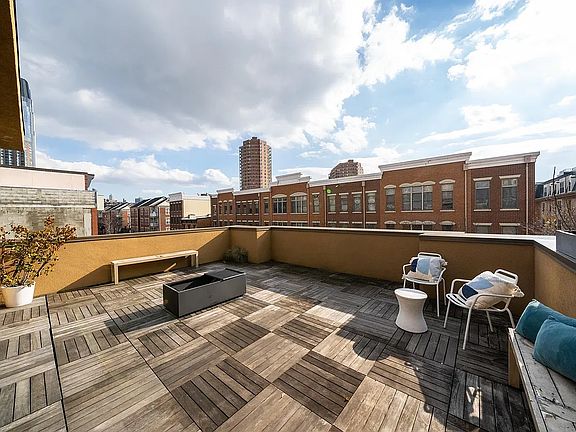 4th image of 138 Essex St APT 3