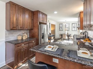 1216 Longbrook Dr, Charlotte, NC 28270