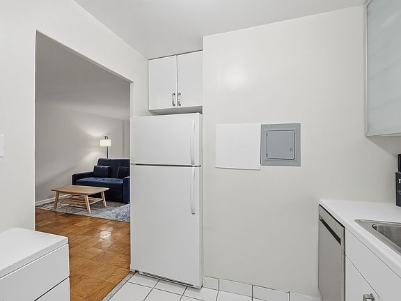 5th image of 1420 N St NW #606