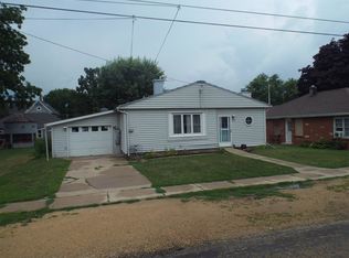 513 W Washington St, Warren, IL 61087