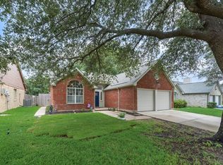 10213 Long Rifle Dr, Fort Worth, TX 76108