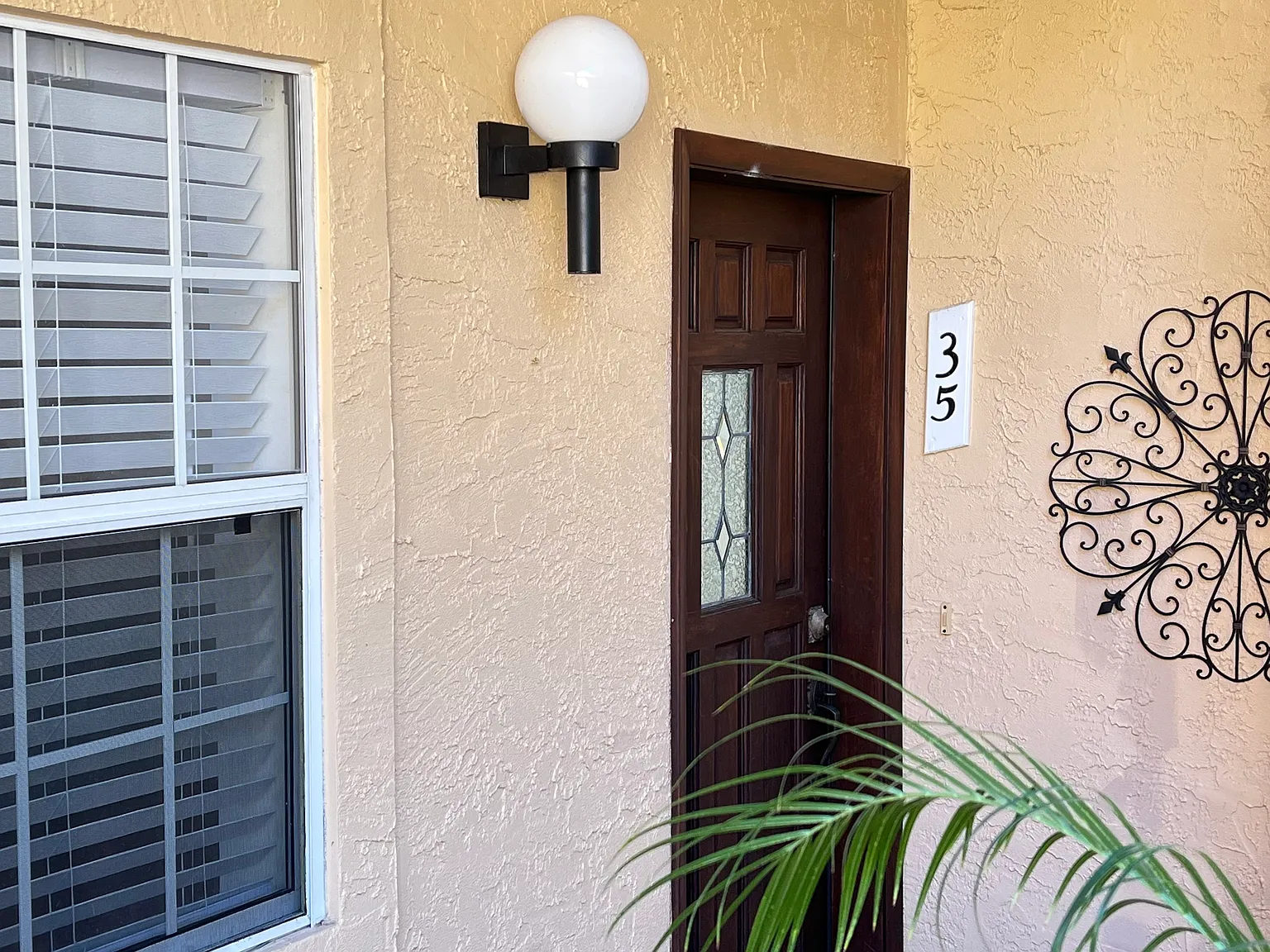 3 bed, 2.5 bath, 1565 sqft, $2,400 — Photo 3