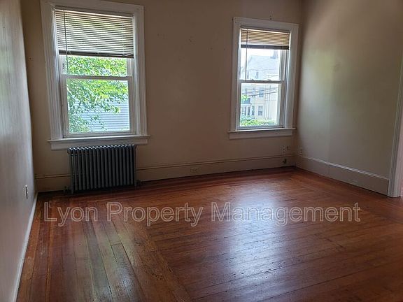 5th image of 107-109 Burgess Ave #1