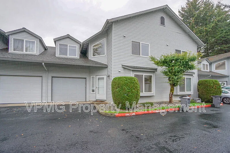 3 bed, 2.5 bath, 1370 sqft, $1,995 — Photo 1