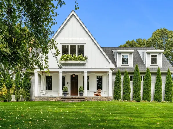 2 Riverview Hl, Essex, MA 01929