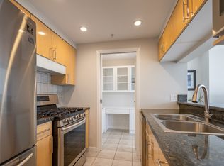 193 Aquarius Mews #2902, Vancouver, BC V6Z2Z2