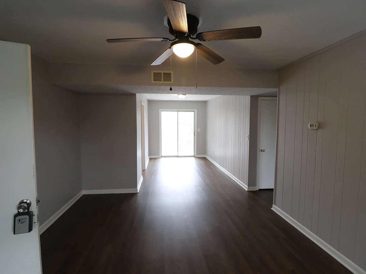 2 bed, 800 sqft, $900 — Photo 3
