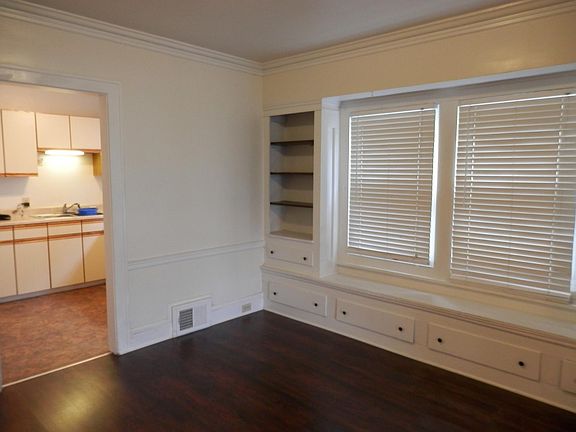 3rd image of 15900 Corsica Ave #1
