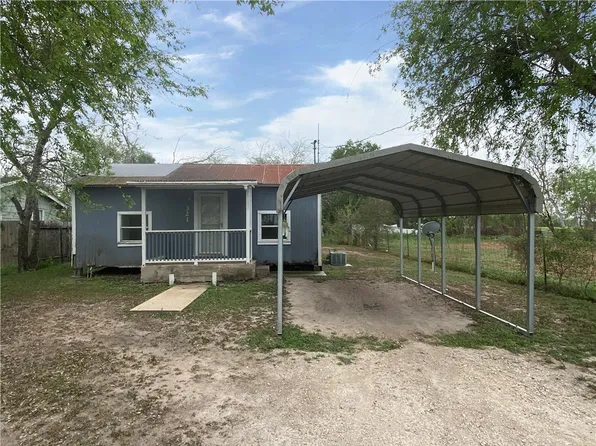 321 Voekel Ave, Orange Grove, TX 78372