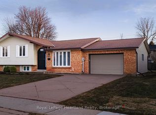 17 Suncoast Dr W, Goderich, ON N7A4H1
