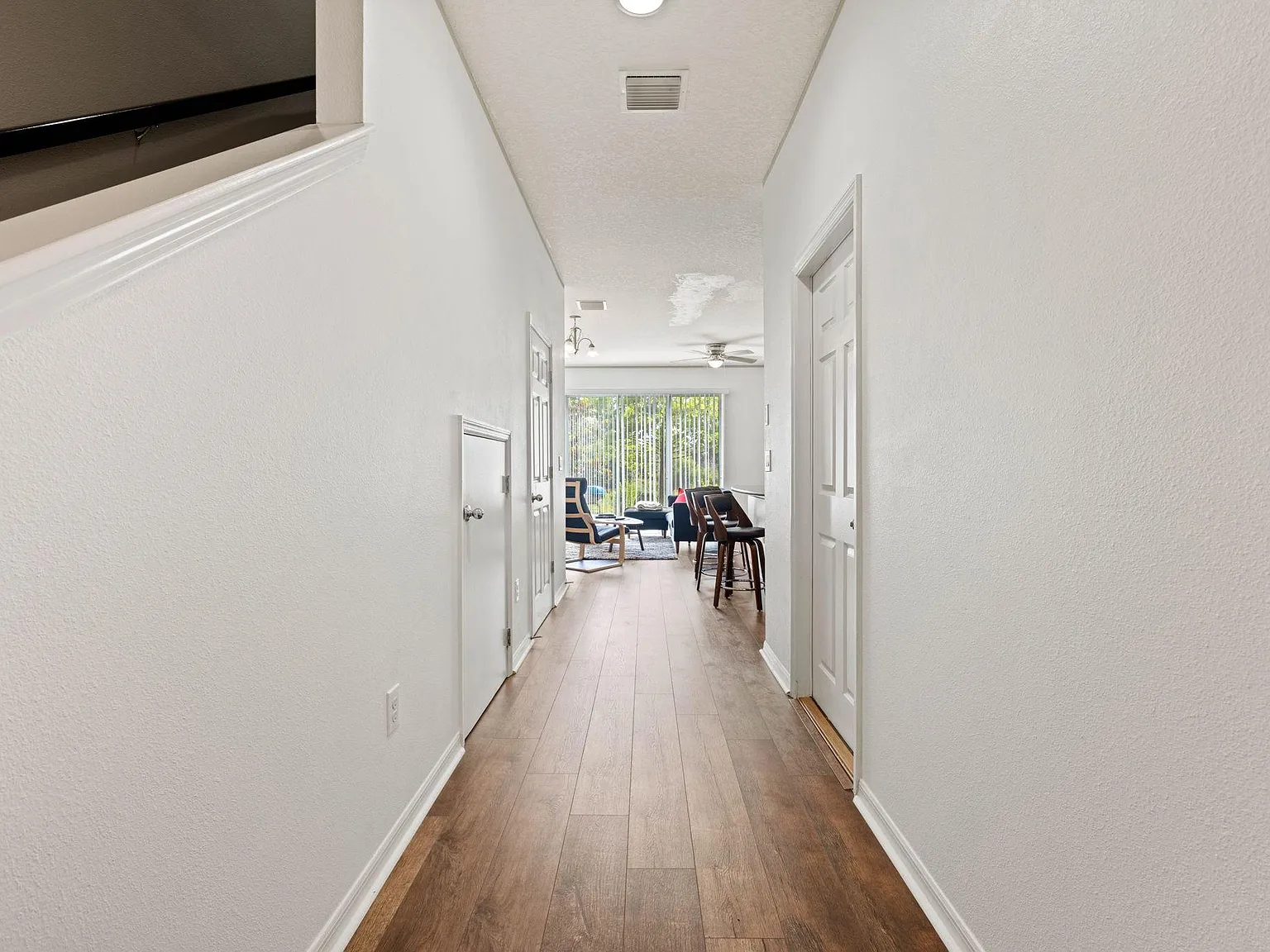 3 bed, 1400 sqft, $2,250 — Photo 2