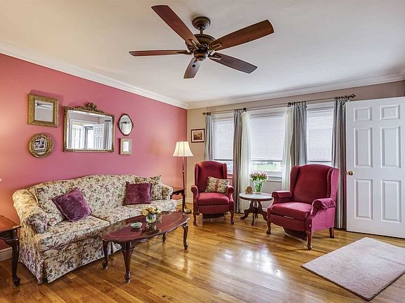 4th image of 15 Cypress St