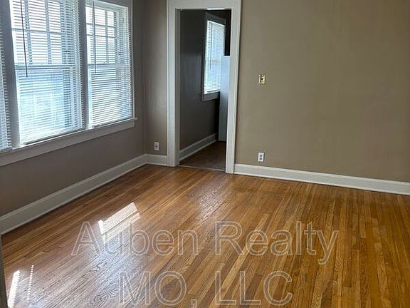 3rd image of 5446 Harrison St #2F