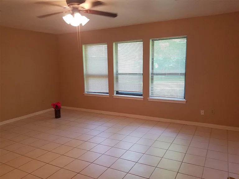 15526 Rio Plaza Dr — Photo 21