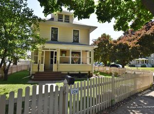 224 W Park Ave, Aurora, IL 60506