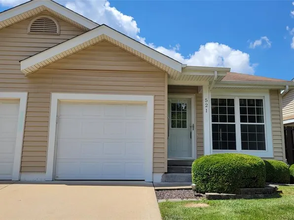 521 Spring Glen Dr, Ballwin, MO 63021