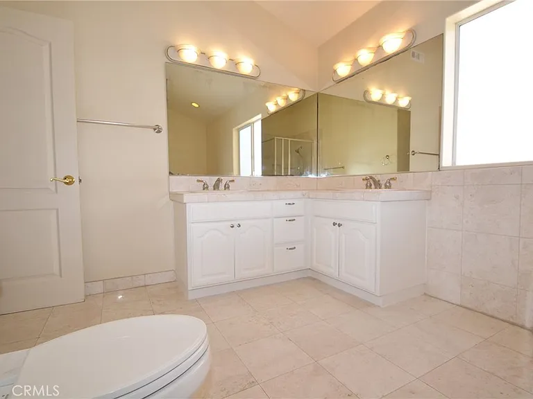 2203 Harriman #B — Photo 13