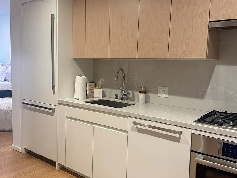 877 Francisco St #1510 — Photo 2