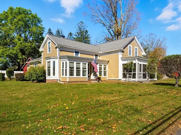 37 Central St, West Brookfield, MA 01585