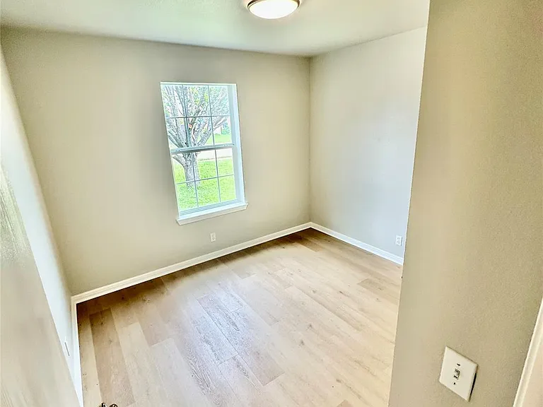 706 N Creek Blvd — Photo 9