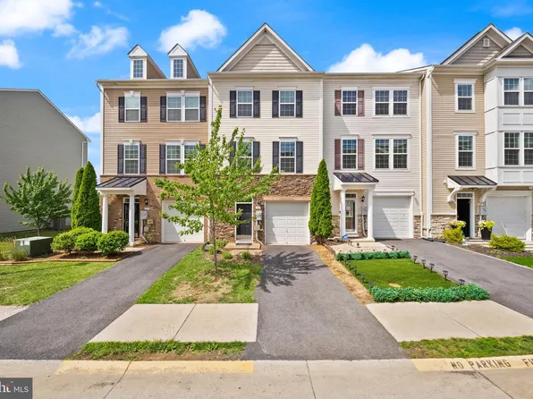 241 Schramm Loop, Stephens City, VA 22655