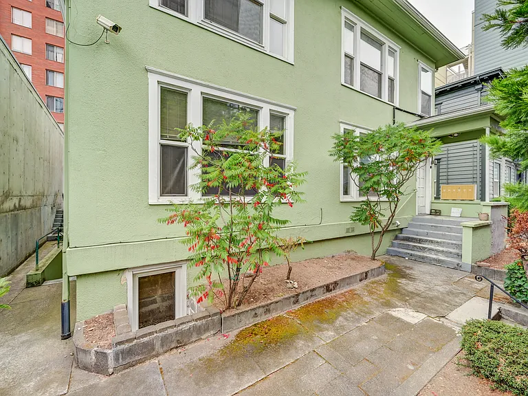 4707 Brooklyn Ave NE — Photo 12