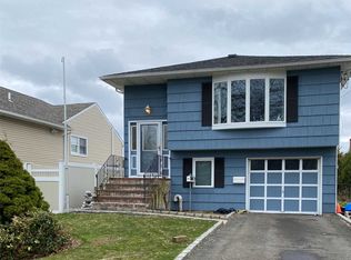 79 Shore Rd, Amityville, NY 11701