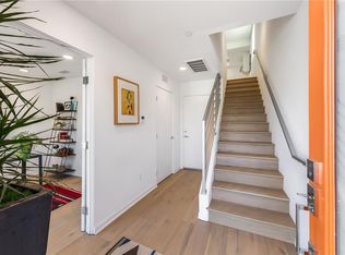 11580 Riverside Dr, North Hollywood, CA 91602