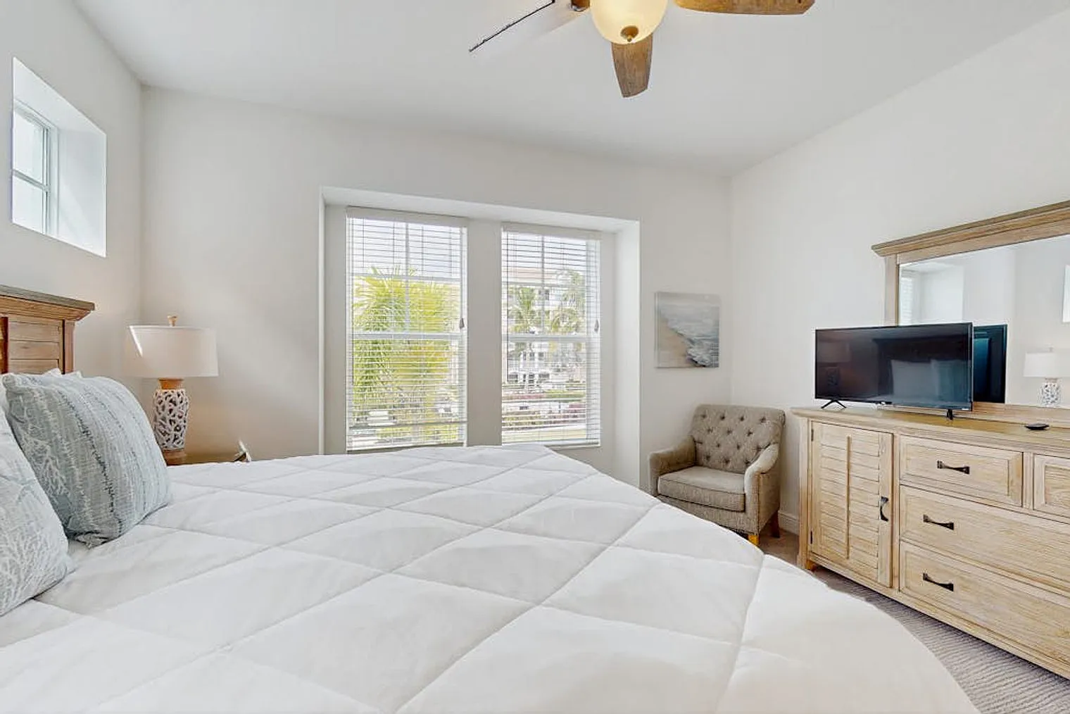 2 bed, 2.0 bath, 1453 sqft, $3,135 — Photo 4