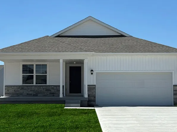 1008 Michael St SE, Bondurant, IA 50035