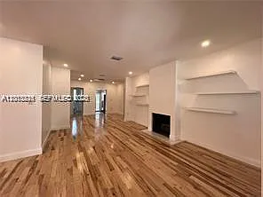 250 SW 19th Rd — Photo 2