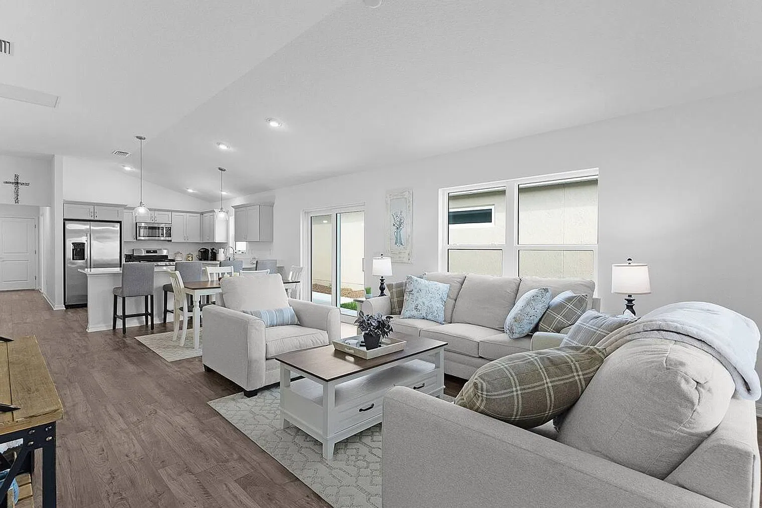 3 bed, 2.0 bath, $5,016 — Photo 1