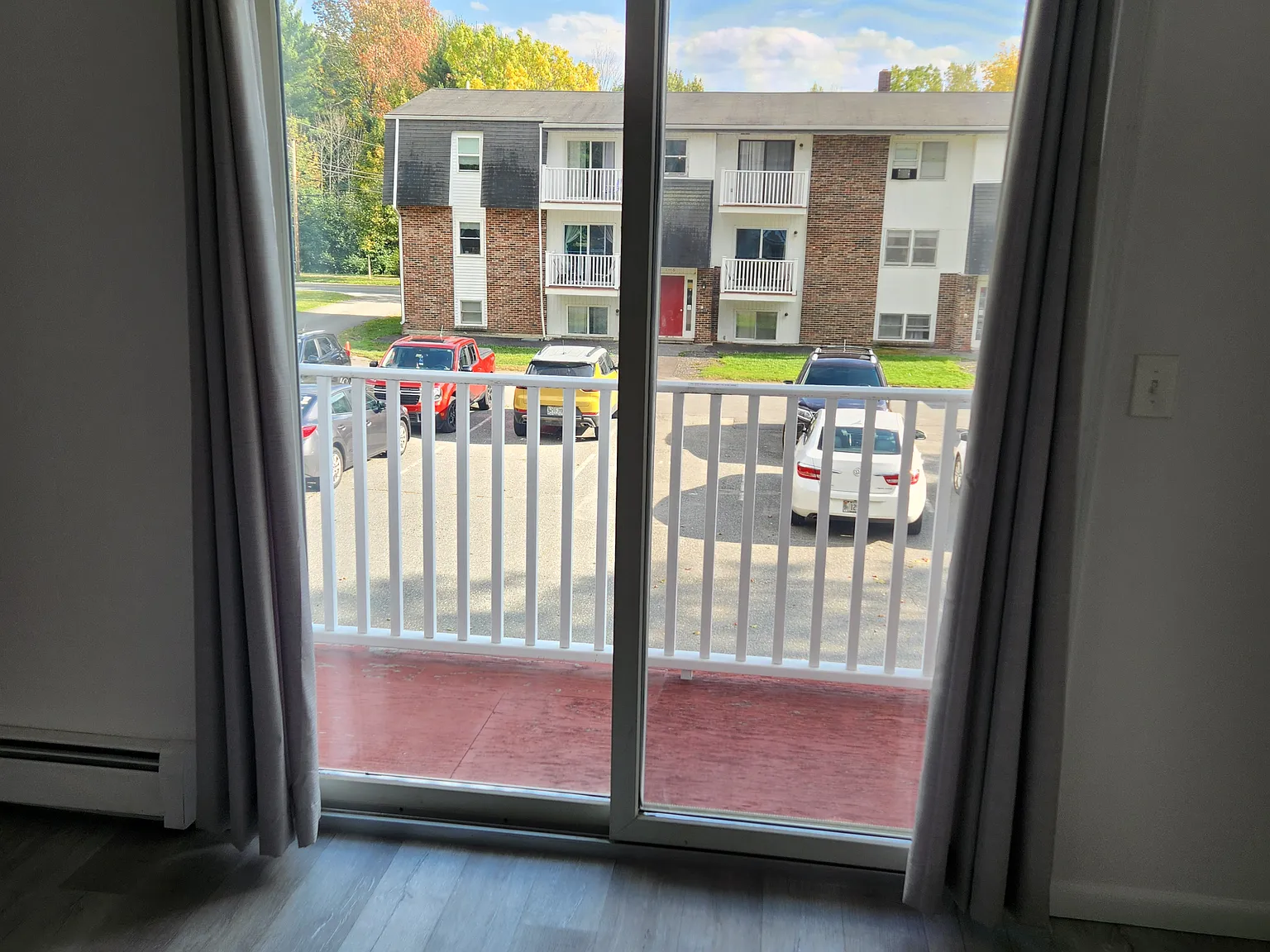 2 bed, 800 sqft, $1,600 — Photo 2
