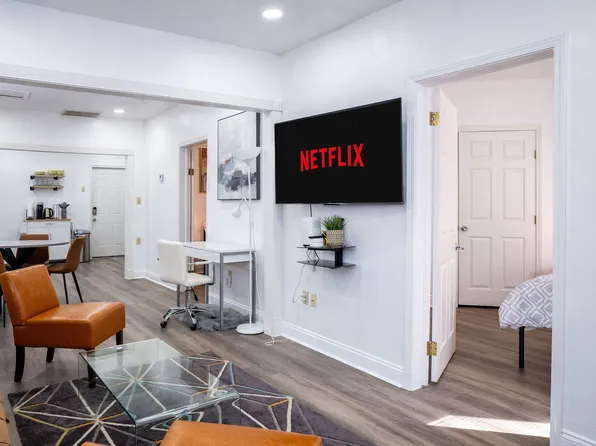 745 4th St APT 1B, New Orleans, LA 70130