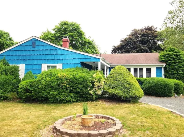 461 Lincoln Avenue, Sayville, NY 11782