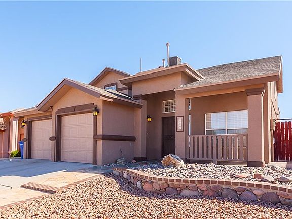 3rd image of 4552 Loma Linda Cir