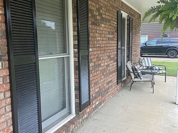 3rd image of 472 Lee Road 850