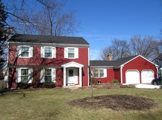 27W266 Oakwood St, Winfield, IL 60190