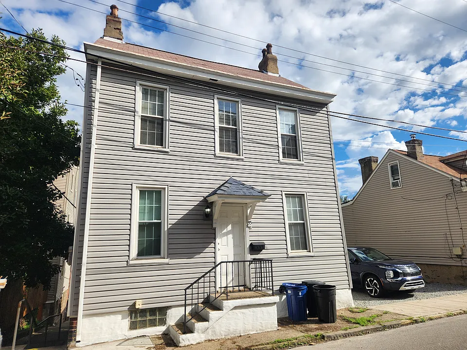 33 Gregory St