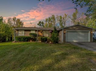 8302 Coldwater Rd, Flushing, MI 48433