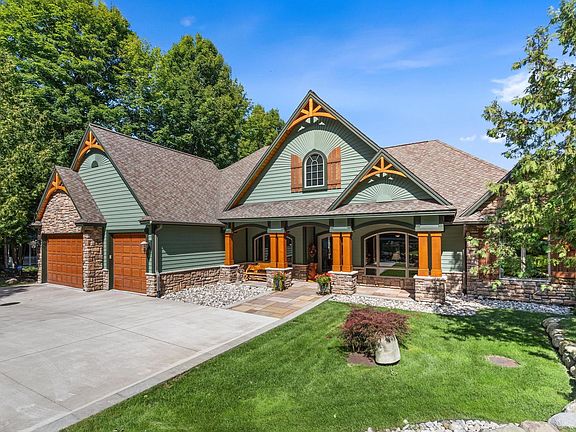 3rd image of 4557 N West Torch Lake Dr