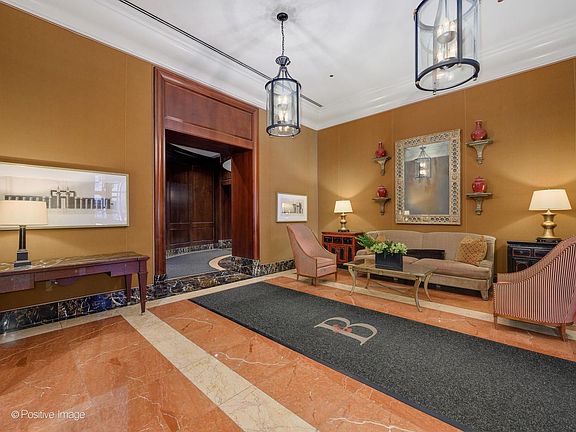 3rd image of 57 E Delaware Pl APT 3503