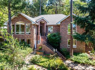 855 Wells Fargo Loop, Jacksonville, OR 97530