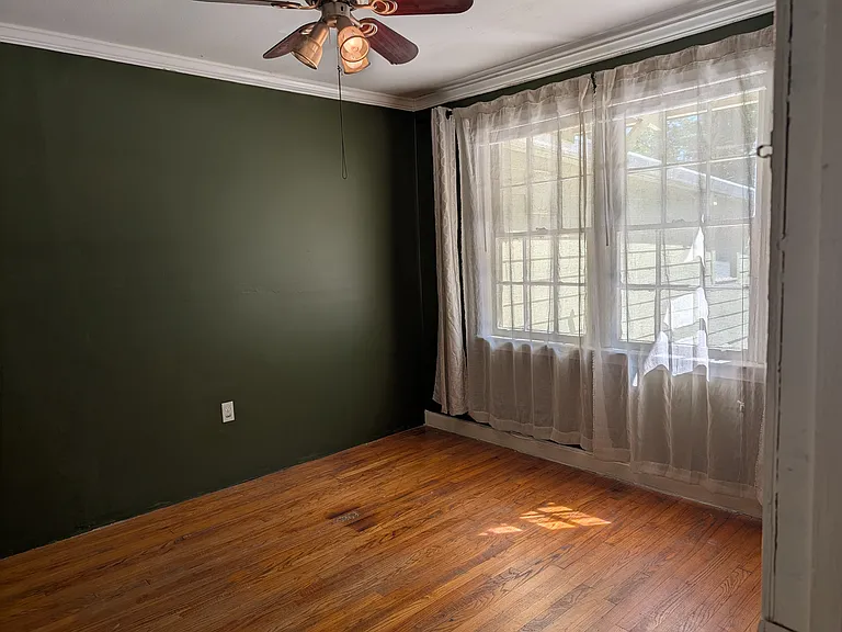 Bedroom #1