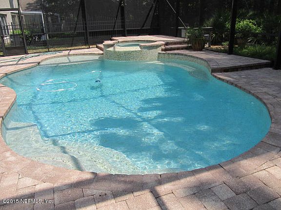 3rd image of 8555 Glenbury Ct N